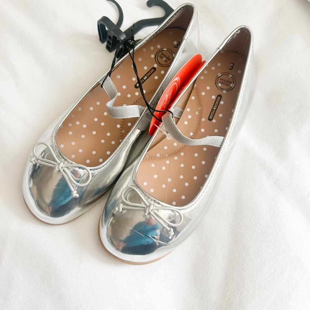 **NWT - Silver Kids Ballet Flats (youth 3)